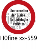 Verkehrszeichen Überschreiten der Gleise für Unbefugte verboten